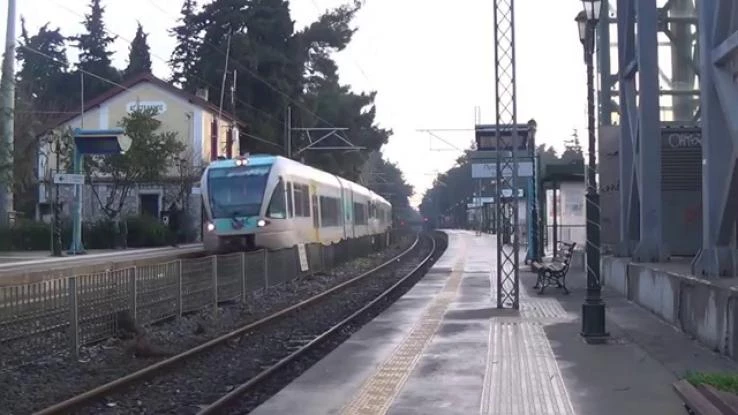 Άγιος Στέφανος: Νεκρή η γυναίκα που παρασύρθηκε από τρένο